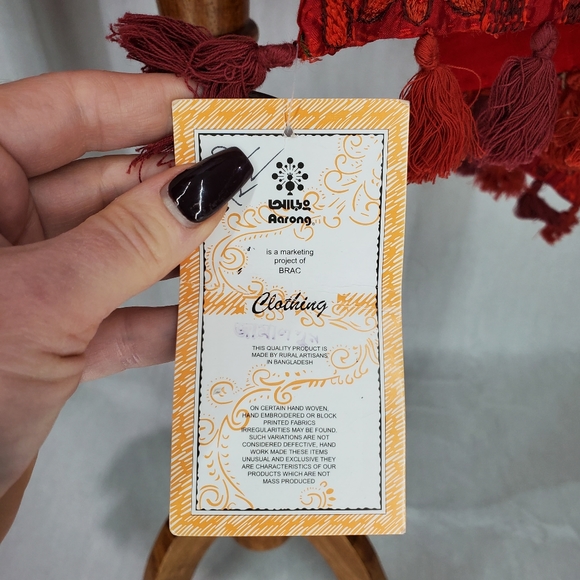 Aarong Hand Embroidered Silk Large Lined Scarf Shawl NWT Art to Wear - Picture 7 of 9